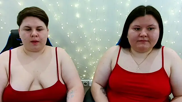 Snapshot of BeckyAndHellen chatting on 06.07.26 BeckyAndHellen online show from 06.07.26