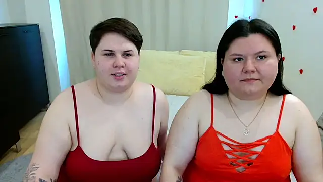 Snapshot of BeckyAndHellen chatting on 06.16.26 BeckyAndHellen online show from 06.16.26