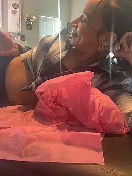 Snapshot of Shuggabutt chatting on 01.19.25 Shuggabutt online show from 01.19.25