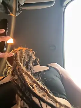 Snapshot of Shuggabutt chatting on 09.28.25 Shuggabutt online show from 09.28.25