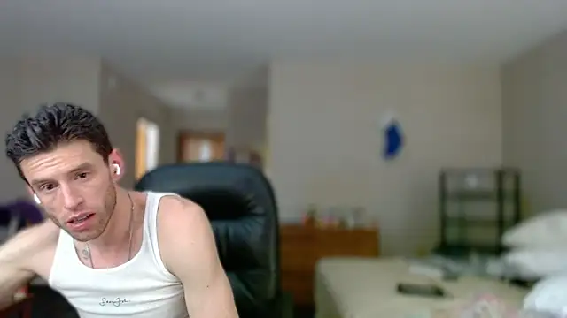 Snapshot of savageconfidence chatting on 05.24.26 savageconfidence online show from 05.24.26