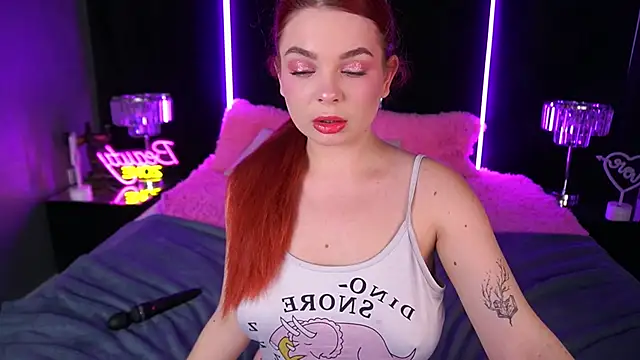 Snapshot of CarolinaDia chatting on 12.05.24 CarolinaDia online show from 12.05.24