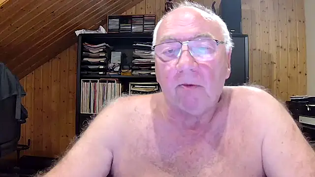 Snapshot of biggandybig chatting on 05.03.26 biggandybig online show from 05.03.26