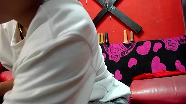 Snapshot of Yaumiko chatting on 10.23.25 Yaumiko online show from 10.23.25