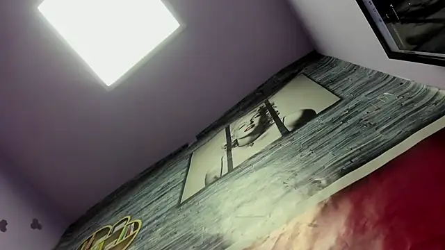 Snapshot of Yaumiko chatting on 11.25.25 Yaumiko online show from 11.25.25