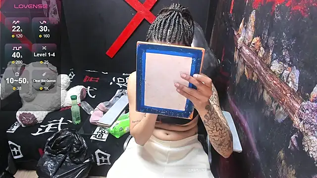 Snapshot of Yaumiko chatting on 11.28.25 Yaumiko online show from 11.28.25