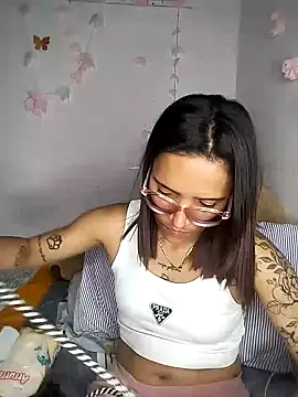 Snapshot of Yaumiko chatting on 02.02.26 Yaumiko online show from 02.02.26