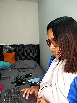 Snapshot of Yaumiko chatting on 03.04.26 Yaumiko online show from 03.04.26