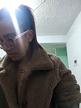 Snapshot of Yaumiko chatting on 03.17.26 Yaumiko online show from 03.17.26