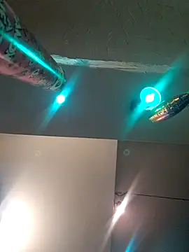 Snapshot of RomWoolf chatting on 02.18.25 RomWoolf online show from 02.18.25