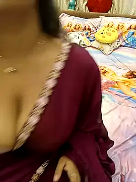 Snapshot of Divya_girl chatting on 07.16.26 Divya girl online show from 07.16.26