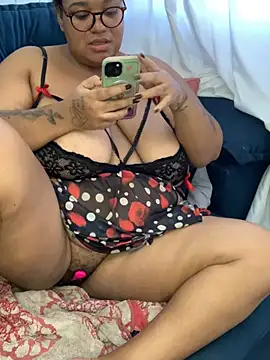 Snapshot of SweetLizzyBBW chatting on 07.08.26 SweetLizzyBBW online show from 07.08.26