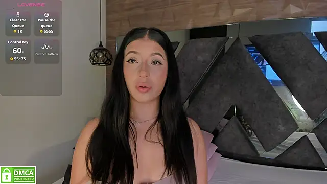 Snapshot of Venus_velez_ chatting on 07.13.26 Venus velez online show from 07.13.26