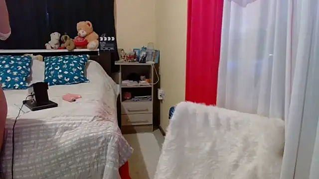 Snapshot of Brunna_Ella chatting on 06.25.26 Brunna Ella online show from 06.25.26