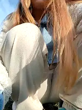 Snapshot of melody-dy chatting on 10.16.25 melody-dy online show from 10.16.25