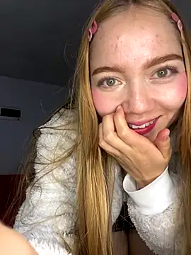 Snapshot of melody-dy chatting on 10.17.25 melody-dy online show from 10.17.25