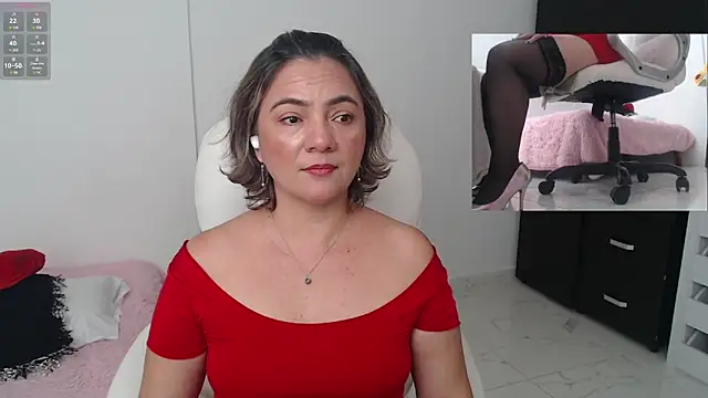 Snapshot of ana_milf chatting on 12.03.24 ana milf online show from 12.03.24