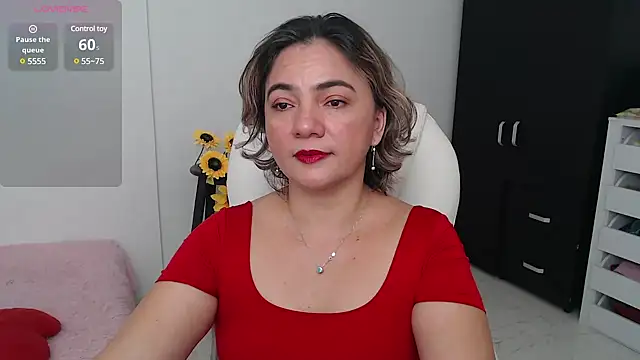 Snapshot of ana_milf chatting on 12.13.24 ana milf online show from 12.13.24