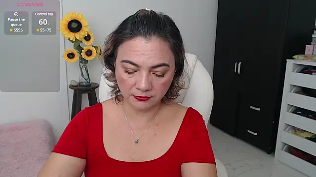 Snapshot of ana_milf chatting on 12.16.24 ana milf online show from 12.16.24