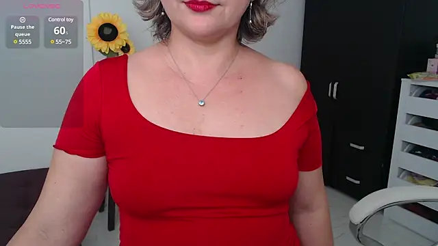 Snapshot of ana_milf chatting on 12.16.24 ana milf online show from 12.16.24