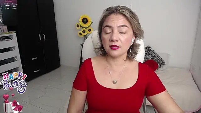Snapshot of ana_milf chatting on 01.11.25 ana milf online show from 01.11.25