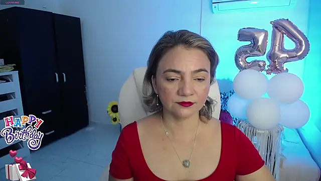 Snapshot of ana_milf chatting on 01.13.25 ana milf online show from 01.13.25