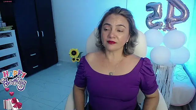 Snapshot of ana_milf chatting on 01.14.25 ana milf online show from 01.14.25