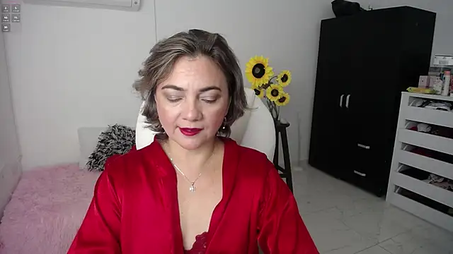 Snapshot of ana_milf chatting on 02.16.25 ana milf online show from 02.16.25