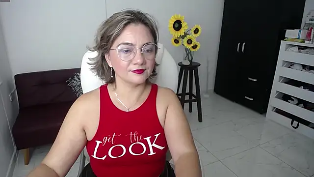 Snapshot of ana_milf chatting on 02.23.25 ana milf online show from 02.23.25