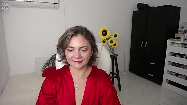 Snapshot of ana_milf chatting on 03.04.25 ana milf online show from 03.04.25