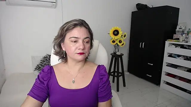 Snapshot of ana_milf chatting on 03.07.25 ana milf online show from 03.07.25