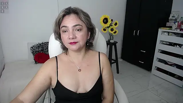 Snapshot of ana_milf chatting on 03.12.25 ana milf online show from 03.12.25