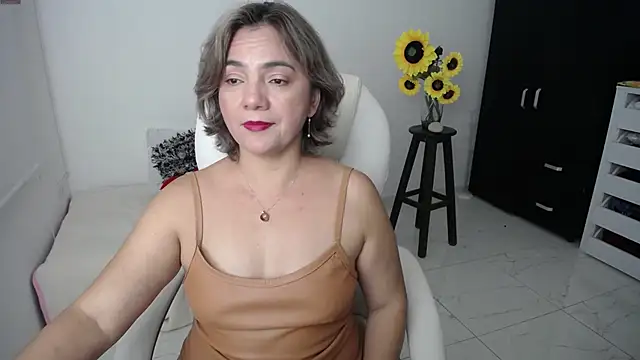 Snapshot of ana_milf chatting on 03.13.25 ana milf online show from 03.13.25