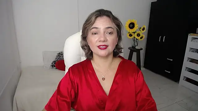 Snapshot of ana_milf chatting on 03.22.25 ana milf online show from 03.22.25