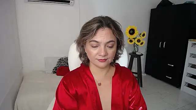 Snapshot of ana_milf chatting on 03.22.25 ana milf online show from 03.22.25