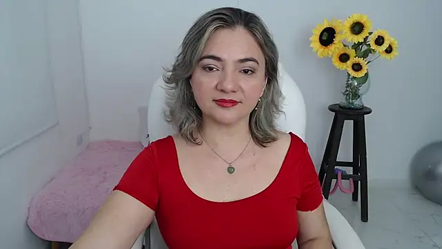 Snapshot of ana_milf chatting on 09.24.25 ana milf online show from 09.24.25