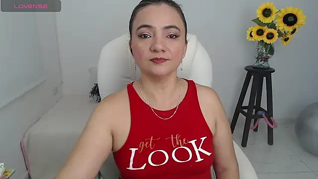 Snapshot of ana_milf chatting on 10.11.25 ana milf online show from 10.11.25