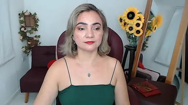 Snapshot of ana_milf chatting on 06.01.26 ana milf online show from 06.01.26