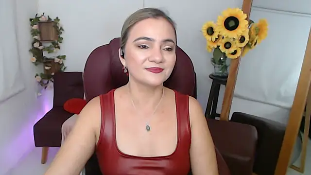 Snapshot of ana_milf chatting on 06.10.26 ana milf online show from 06.10.26
