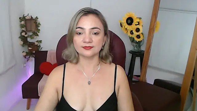 Snapshot of ana_milf chatting on 06.21.26 ana milf online show from 06.21.26