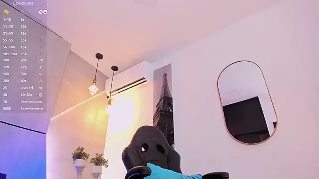 Snapshot of danii_hill_ chatting on 03.04.25 danii hill online show from 03.04.25