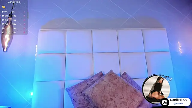 Snapshot of danii_hill_ chatting on 11.11.25 danii hill online show from 11.11.25