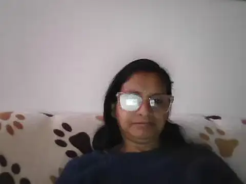 Snapshot of titssmall123 chatting on 12.31.24 titssmall123 online show from 12.31.24