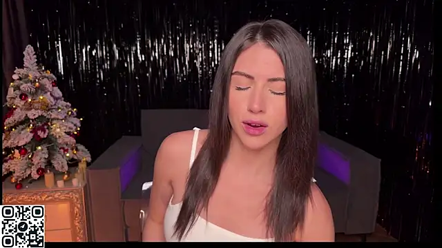 Snapshot of Super_Suka chatting on 01.10.25 Super Suka online show from 01.10.25