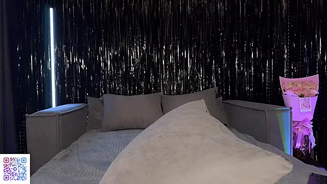 Snapshot of Super_Suka chatting on 03.14.25 Super Suka online show from 03.14.25