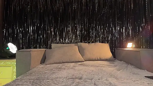 Snapshot of Super_Suka chatting on 11.01.25 Super Suka online show from 11.01.25