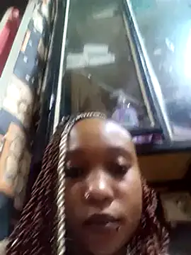 laetitia  online show from 10.10.25