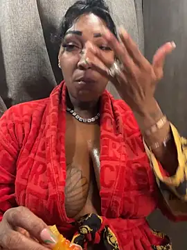 CUMQUEEN-XXX69 online show from 09.14.25