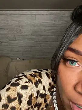 CUMQUEEN-XXX69 online show from 09.23.25