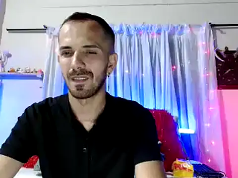 Snapshot of Tomas_Tylor chatting on 12.05.24 Tomas Tylor online show from 12.05.24